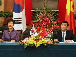 El presidente vietnamita, Truong Tan Sang, y la presidenta sudcoreana, Park Geun-hye. (Fuente: VNA)